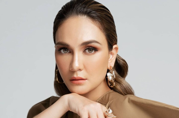 Luna Maya dengan mudah beli mobil milyaran rupiah, ternyata dua kakaknya harus kerja keras lakoni profesi ini