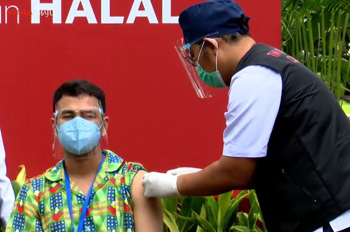 Raffi Ahmad disuntik vaksin Covid-19 kedua
