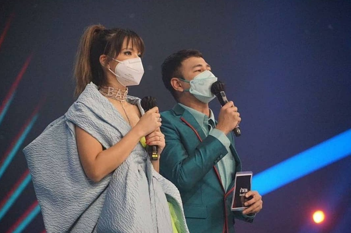 Acara Tiktok Semalam, Pemirsa Salfok ke Nia Ramadhani yang Ngehost Belepotan