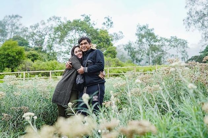 Mael Lee dan Intan Ratna Juwita