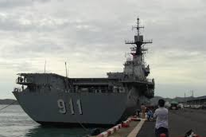 HTMS Chakri Naruebet