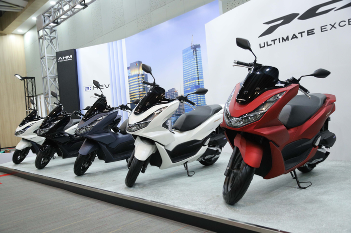 Motor baru Honda PCX 160 resmi meluncur, harganya murah banget.