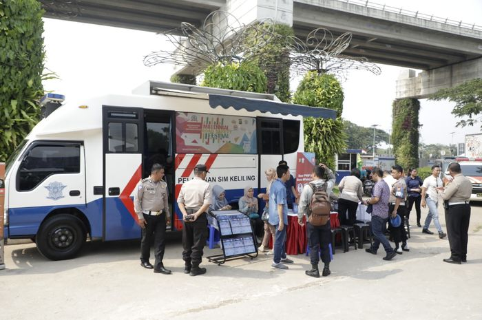 Jadwal SIM keliling hari ini, Sabtu 19 Juni 2021, jam operasionalnya lebih cepat cuma sampai pukul 14:00 WIB
