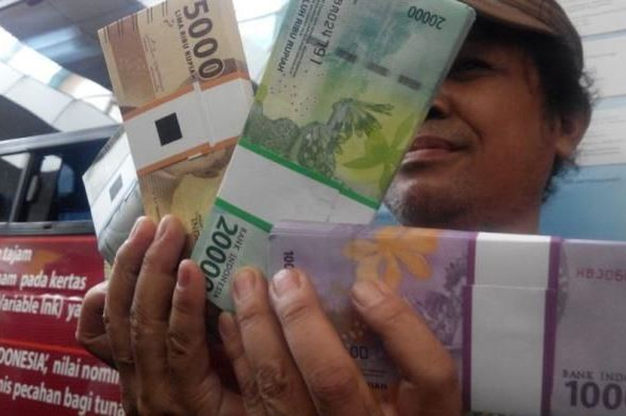 Ilustrasi uang bantuan pemerintah atau BLT langsung tunai