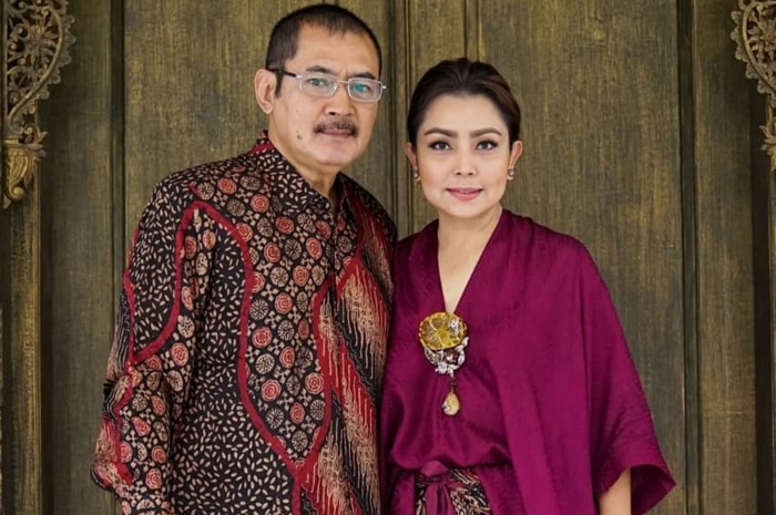 Bambang Trihatmodjo dan Mayangsari