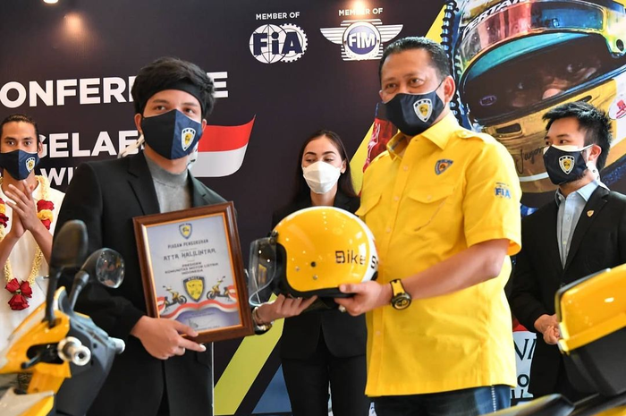 Ketua MPR sekaligus Ketua IMI, Bambang Soesatyo melantik Atta Halilintar sebagai Presiden KMLI.