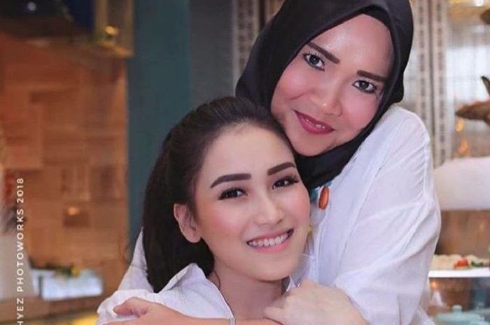 Ayu Ting Ting dan Umi Kalsum