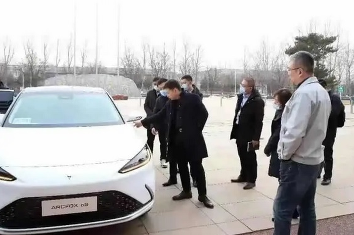 Mobil listrik buatan Huawei dan BAIC Blue Valley yang bernama ARCFOX aS HBT