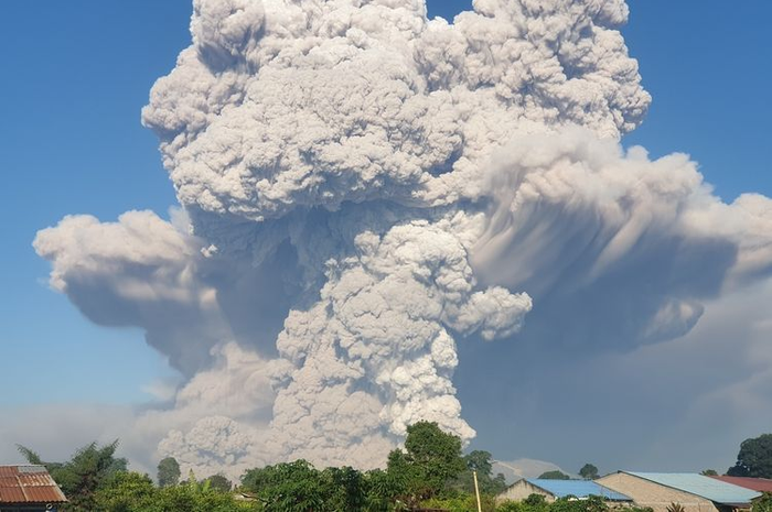 Gunung Sinabung Erupsi