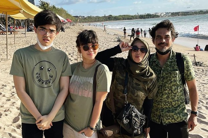 Keluarga Rina Gunawan