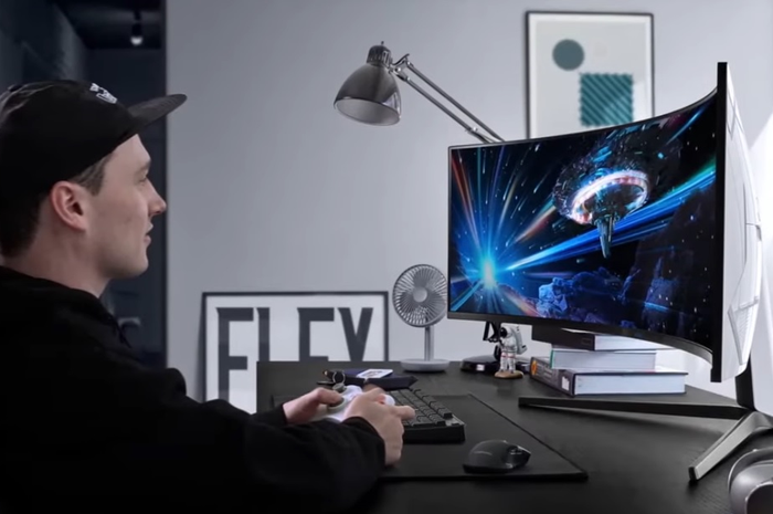 Samsung Odyssey G9 terbaru dengan teknologi Quantum Mini-LED.