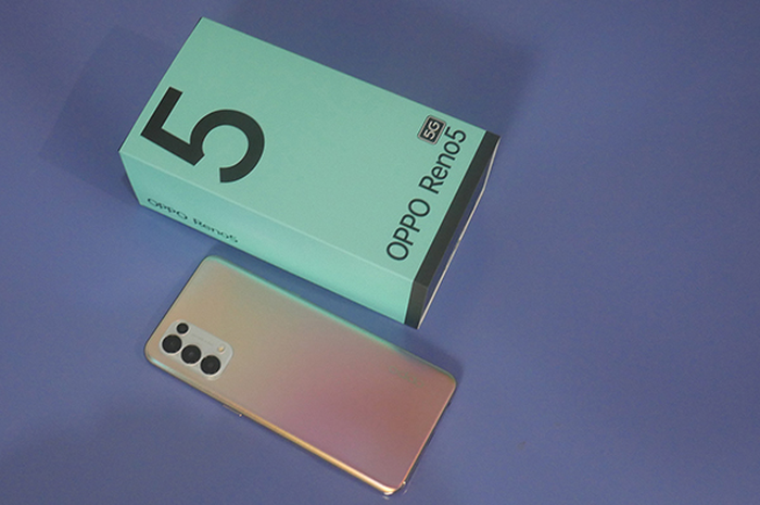Kotak kemasan Oppo Reno5 5G