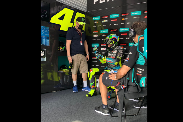 Valentino Rossi pertama kalinya di MotoGP 2021 menempati posisi kanan di paddock tim MotoGP