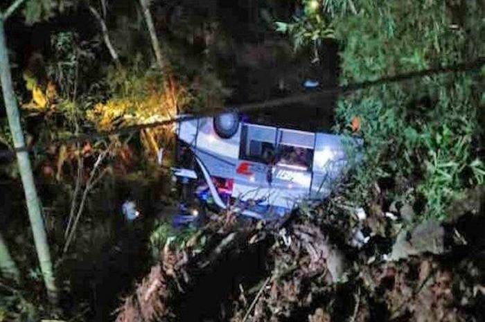 Bus pariwisata masuk jurang di Sumedang, begini kondisi korban.