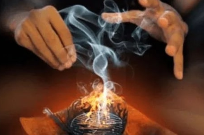 Polisi mengamankan paranormal Mbah Mijan, Rabu (10/03/2021)
