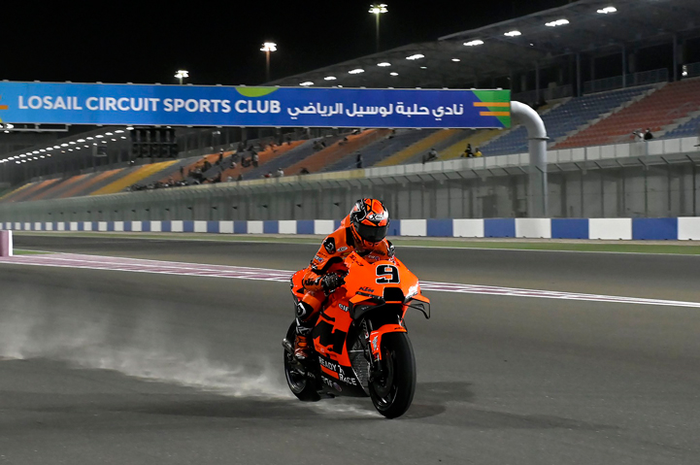 Pembalap MotoGP kecewa, termasuk Danilo Petrucci (Tech3 KTM Factory Racing) hari terakhir tes pramusim MotoGP 2021 Qatar dilanda badai gurun