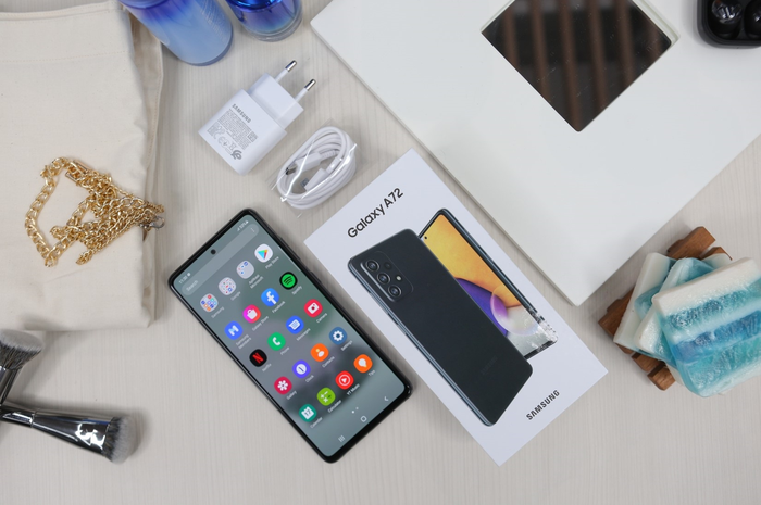 Unboxing Samsung Galaxy A72