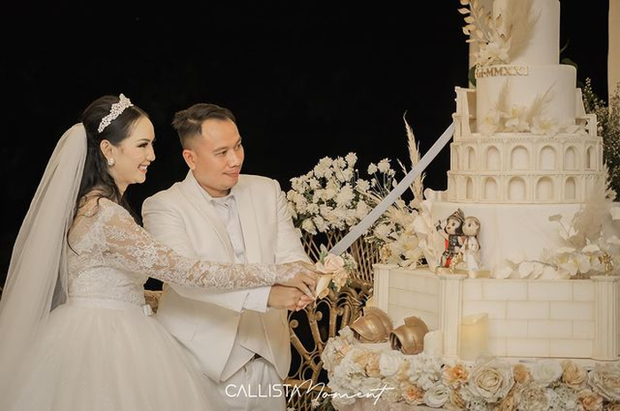 Pernikahan Kalina Ocktaranny dan Vicky Prasetyo