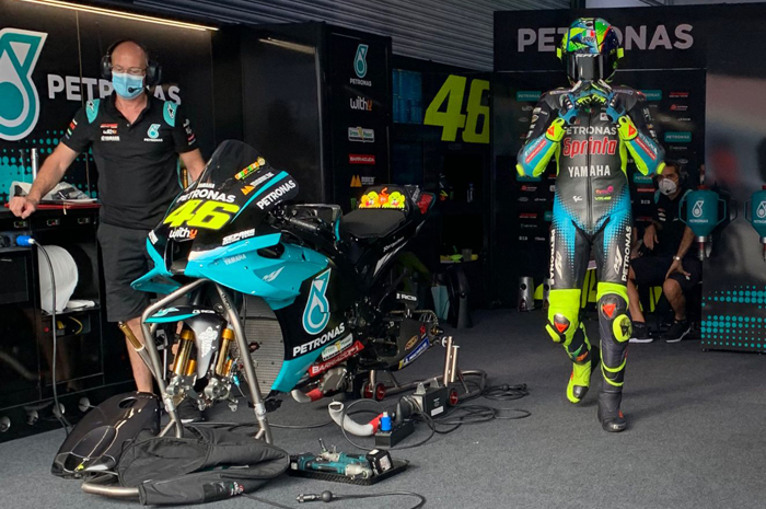 Seberapa akrab sama Valentino Rossi, ini ciri khas tersendiri di motor MotoGP Valentino Rossi, Yamaha YZR-M1