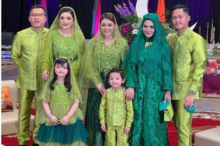 Krisdayanti saat acara pengajian Aurel Hermansyah