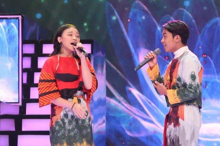 Betrand Peto saat tampil bersama Anneth di program I Can See Your Voice Indonesia 