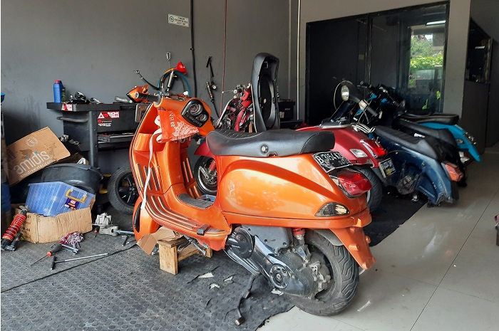 Segini harga paket servis Vespa matic dan Vespa klasik di bengkel A15 Engineering.