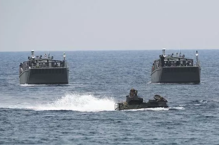 Filipina kembali dibuat berang oleh China setelah China kirim ratusan kapal mengepung Filipina, hubungan bilateral di ujung tanduk