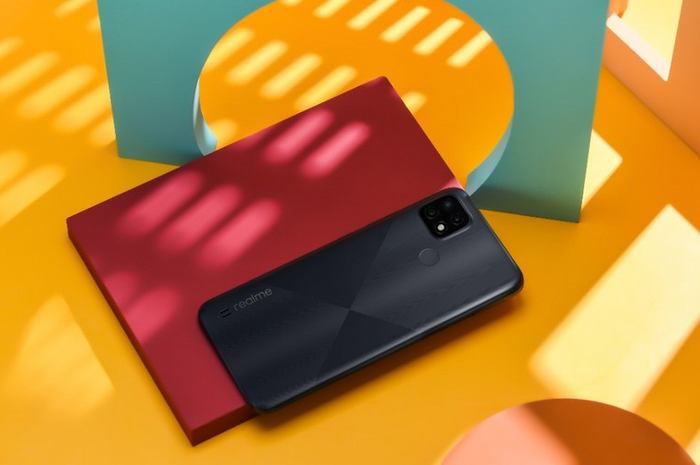 realme C21