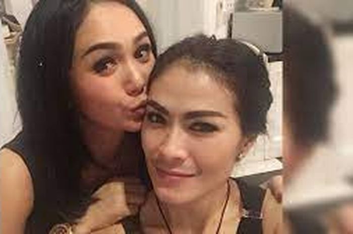 Yuni Shara dan Iis Dahlia 
