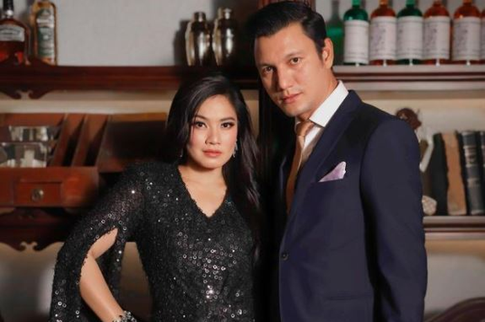 Titi Kamal dan Christian Sugiono