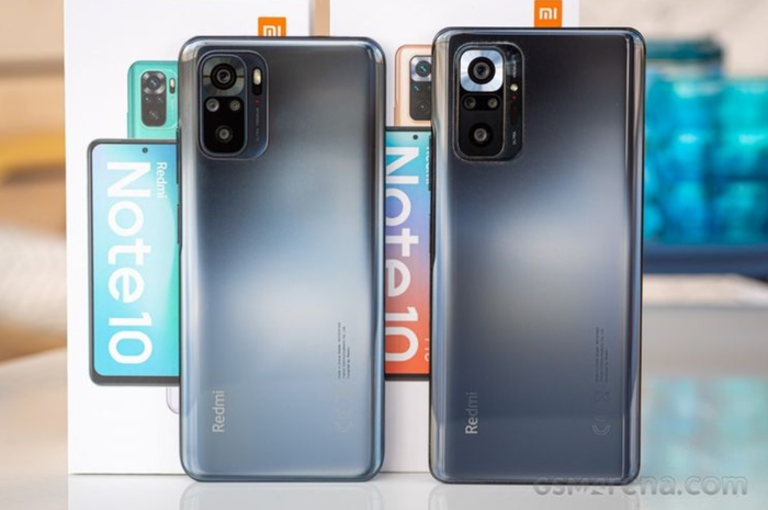 Xiaomi Redmi Note 10 (kiri) dan Redmi Note 10 Pro (kanan).
