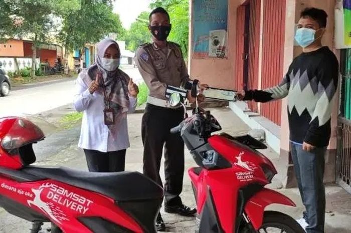 Keren, SIM dan Bukti Bayar Pajak Kendaraan Diantarkan Langsung ke Rumah