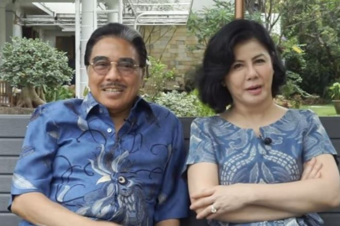 Hotma Sitompul dan Desiree Tarigan saat membuat video Youtube bersama