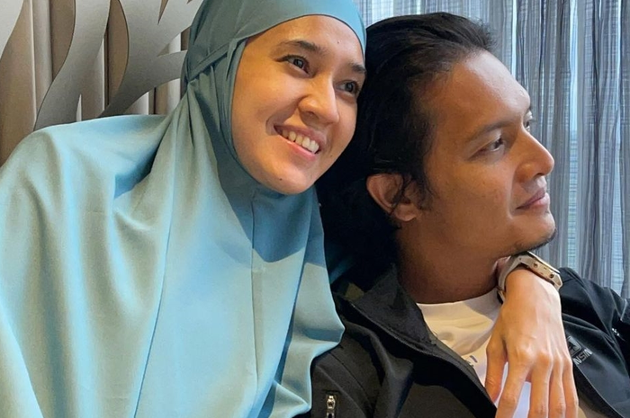 Dhini Aminarti dan Dimas Seto 