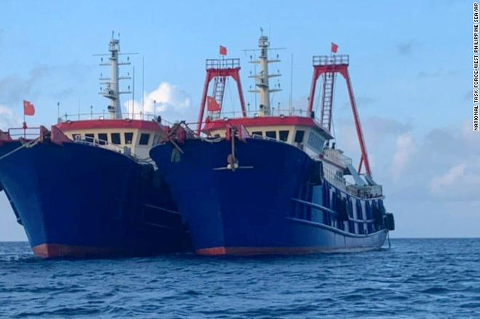 Little Blue Men, militan maritim China yang terdiri dari ribuan kapal dan puluhan ribu pasukan bersenjata, keberadaannya tidak diakui China