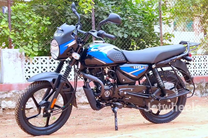 Motor sport retro murah dari Bajaj siap meluncur, harga di bawah Honda BeAT!