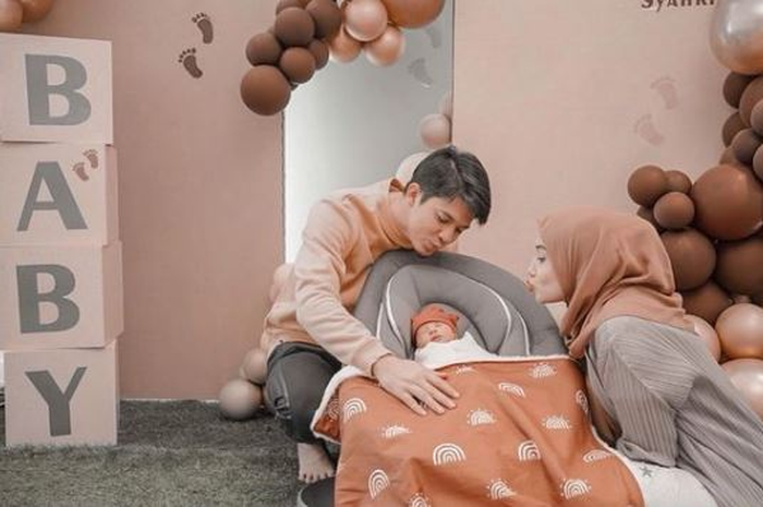 Keluarga Zaskia Sungkar dan Irwansyah.