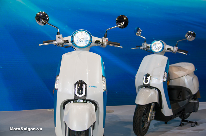 Siap meluncur, motor listrik Kymco iONEX punya tampang ala skutik retro.