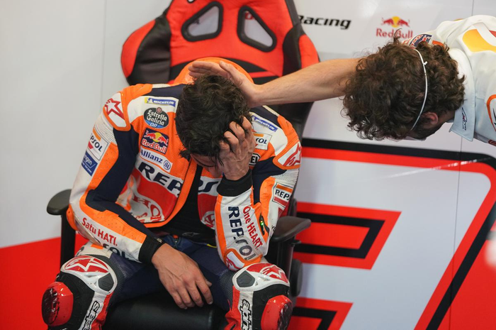 Berurai air mata, Marc Marquez menangis usai finis di MotoGP Portugal 2021.