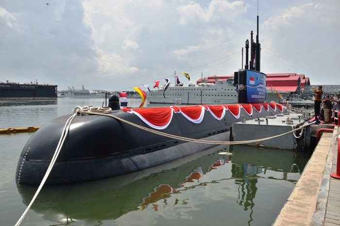 KRI Alugoro kapal selam buatan Indonesia.