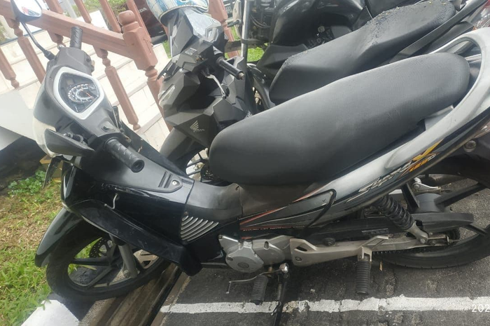 Murah banget Honda Supra X 125  dilelang cuma Rp 2 jutaan, dilengkapi surat juga lo!