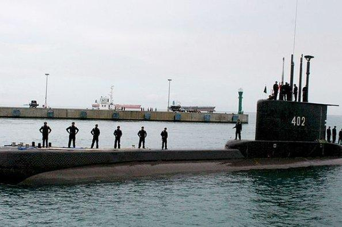 KRI Nanggala-402 diperkirakan hilang