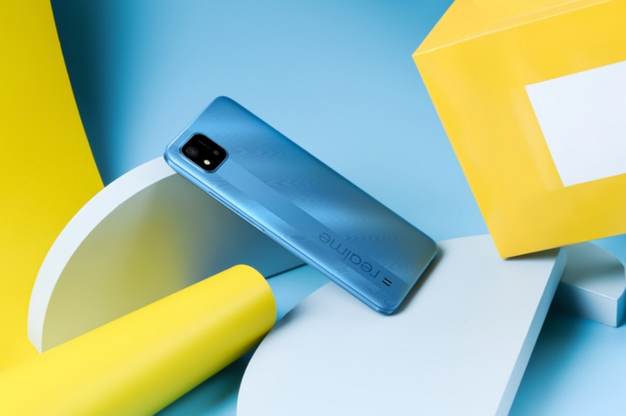realme C20 warna Lake Blue