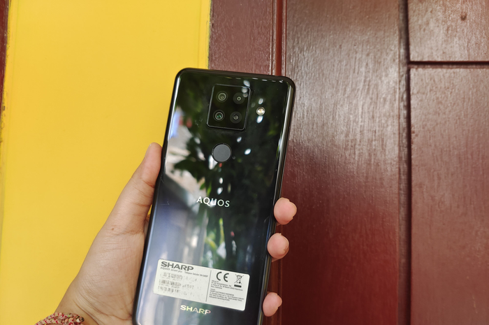 perangkat Sharp Aquos Sense4 Plus