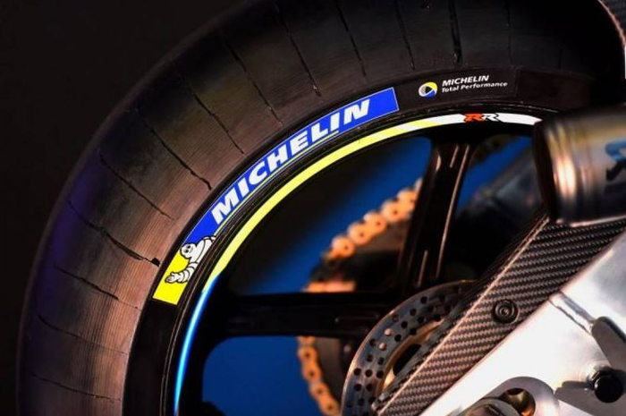 Keren, Michelin akan mendaur ulang botol plastik menjadi ban motor.