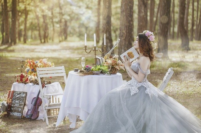 Ilustrasi gaun pengantin