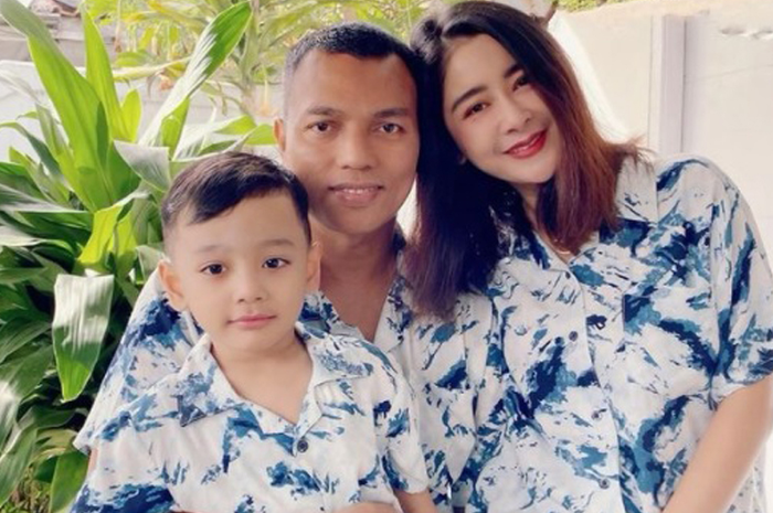 Keluarga Uut Permatasari