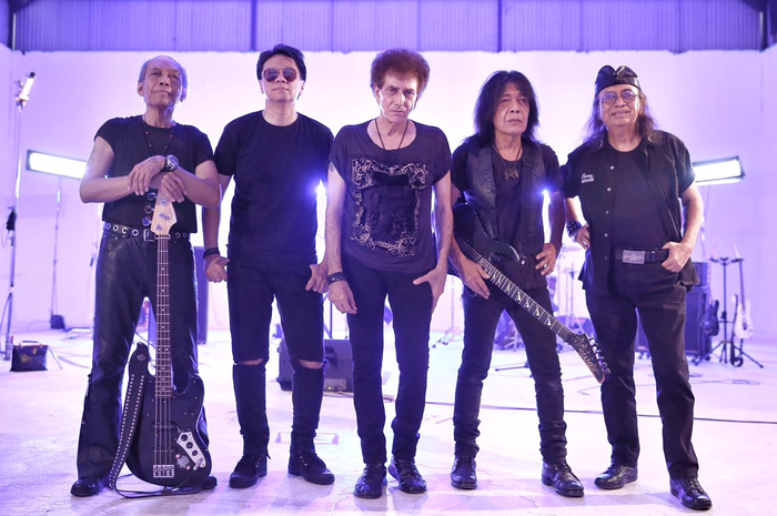 God Bless di lokasi syuting video 'Mulai Hari Ini'