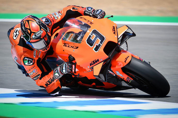 Hasil warm up MotoGP Prancis 2021, Danilo Petrucci kasih kejutan, Valentino Rossi meningkat di trek basah.