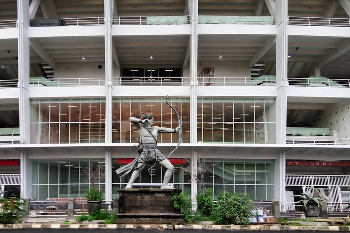 Foto bagian depan Stadion Gelora Bung Karno (GBK) Jakarta. Fotografer curhat soal larangan memotret pakai kamera DSLR di GBK.